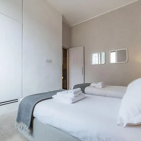 Stunning Views Over Central Rome's Rooftops - Fromhometorome Apartment