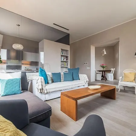 Stunning Views Over Central Rome's Rooftops - Fromhometorome